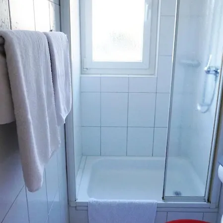 Adventure Guesthouse Interlaken Bed & Breakfast Unterseen